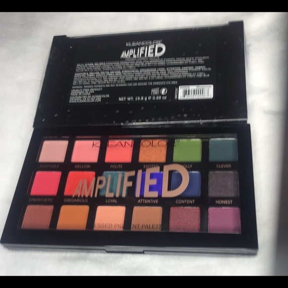 Eyeshadow - Picture 2 of 3